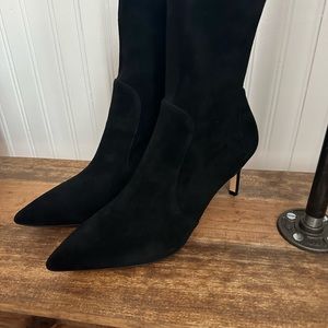 Stuart Weitzman pull-on booties. Never worn but super cute!!